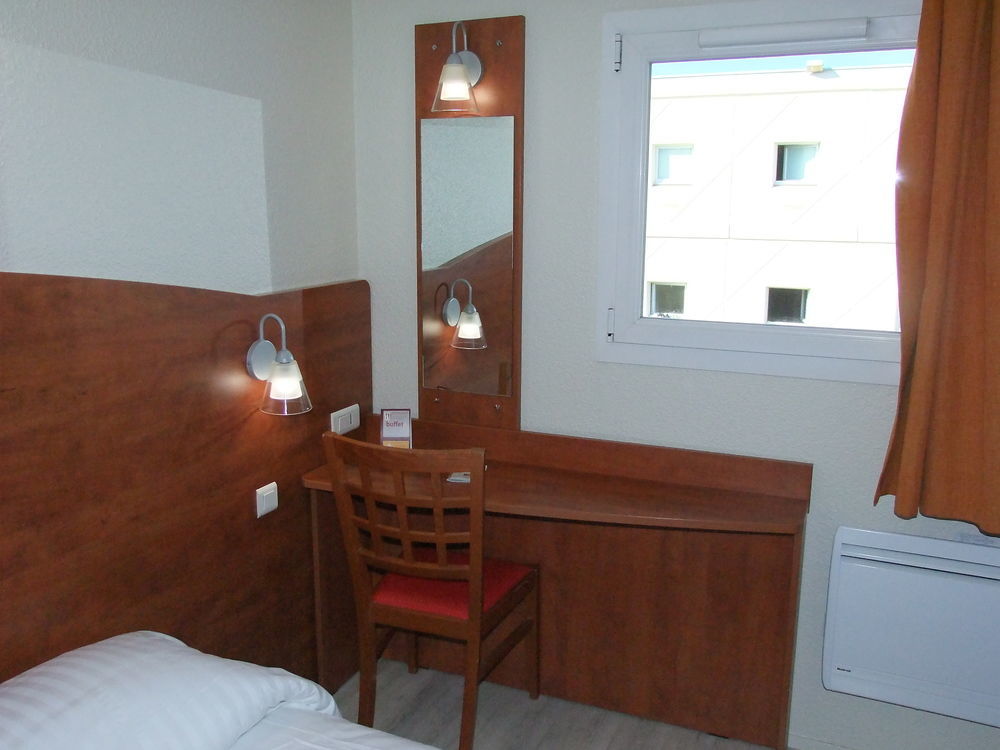 Best Hotel Lyon - Saint Priest Екстериор снимка