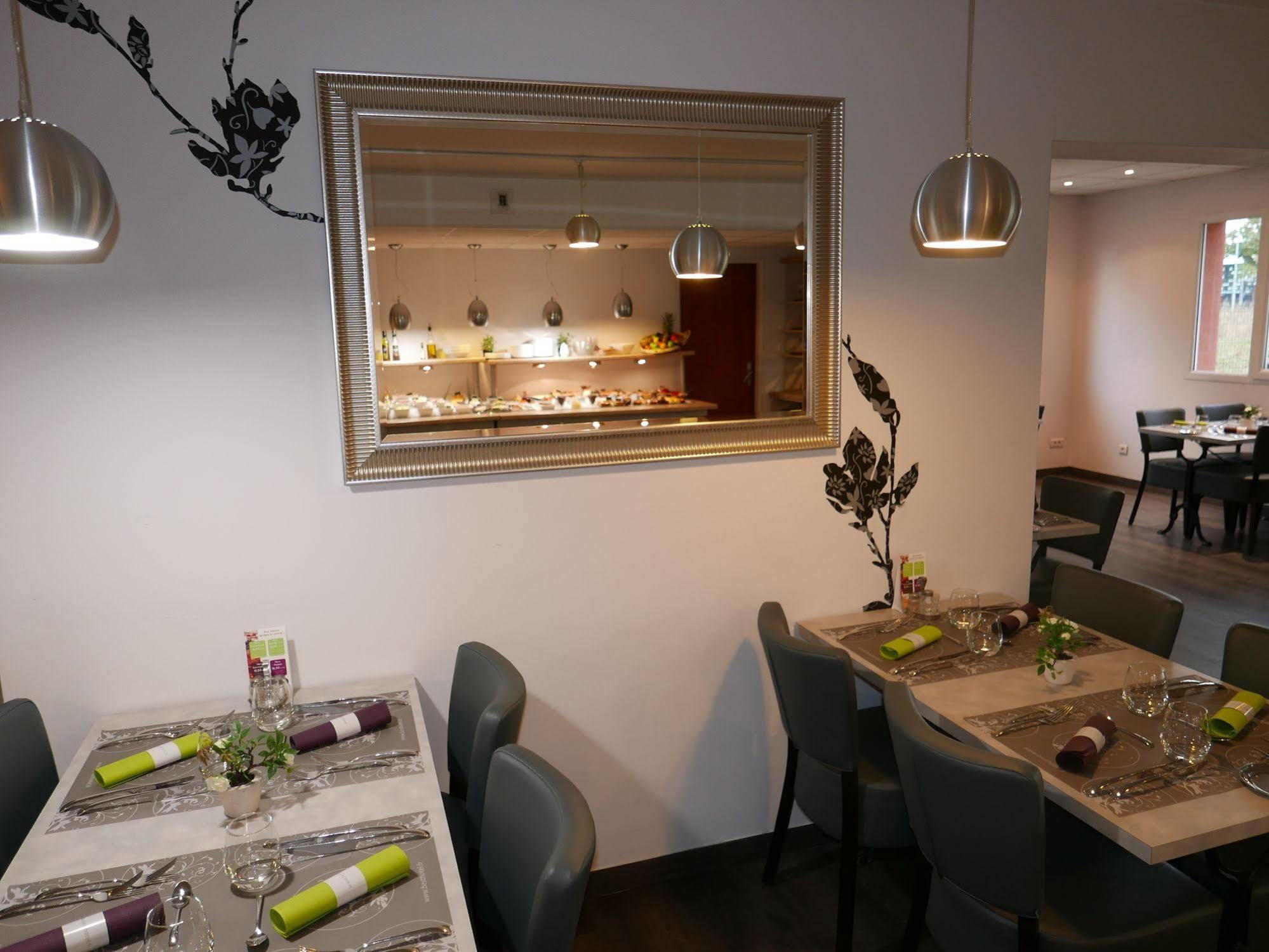 Best Hotel Lyon - Saint Priest Екстериор снимка